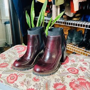 Steve Madden Red Washed Patent Leather Booties 6.5